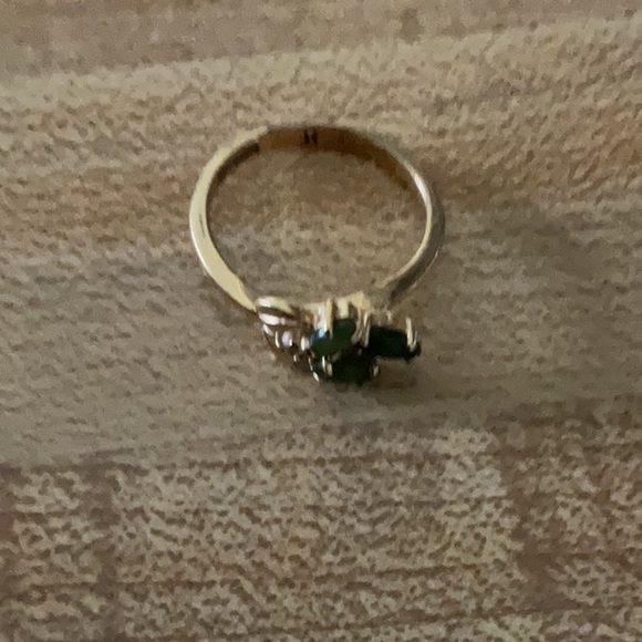 Elegant Gold Tone with Green Stones - Picture 4 of 4